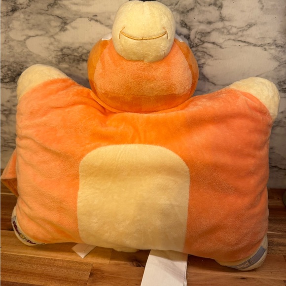 Bluey Toddler Hooded Blanket and Bingo Pillow Pet Set - Picture 4 of 7